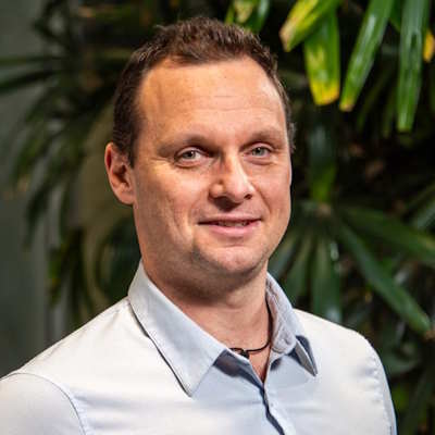 Dr. Simon Thebault